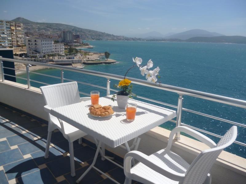 Beautifull Holiday Apartment Larisa Sarande Ngoại thất bức ảnh